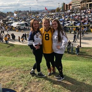 Meet your Posher, Joy